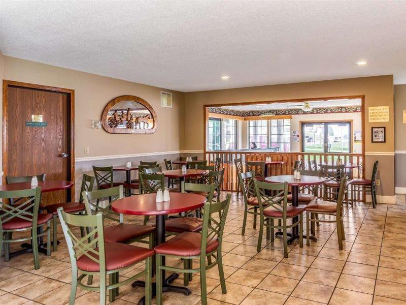 Quality Inn Lakefront Saint Ignace Exteriör bild