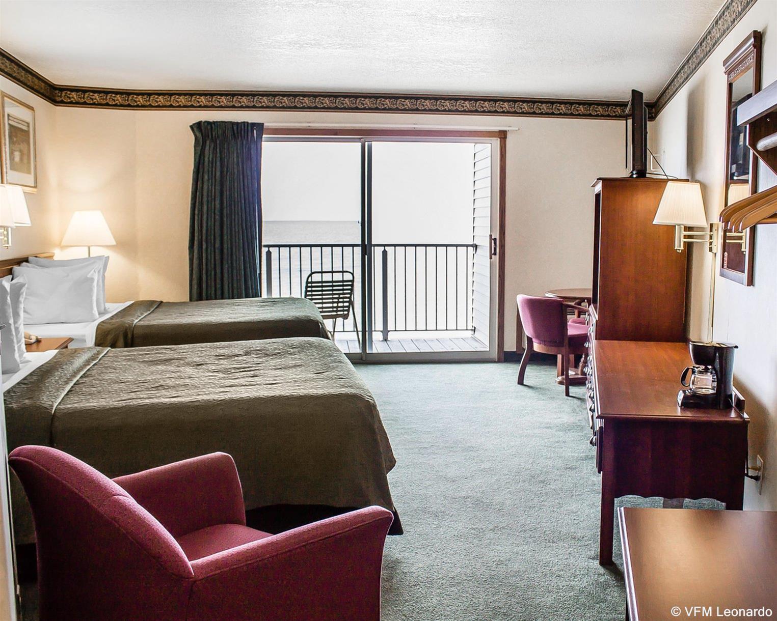 Quality Inn Lakefront Saint Ignace Exteriör bild