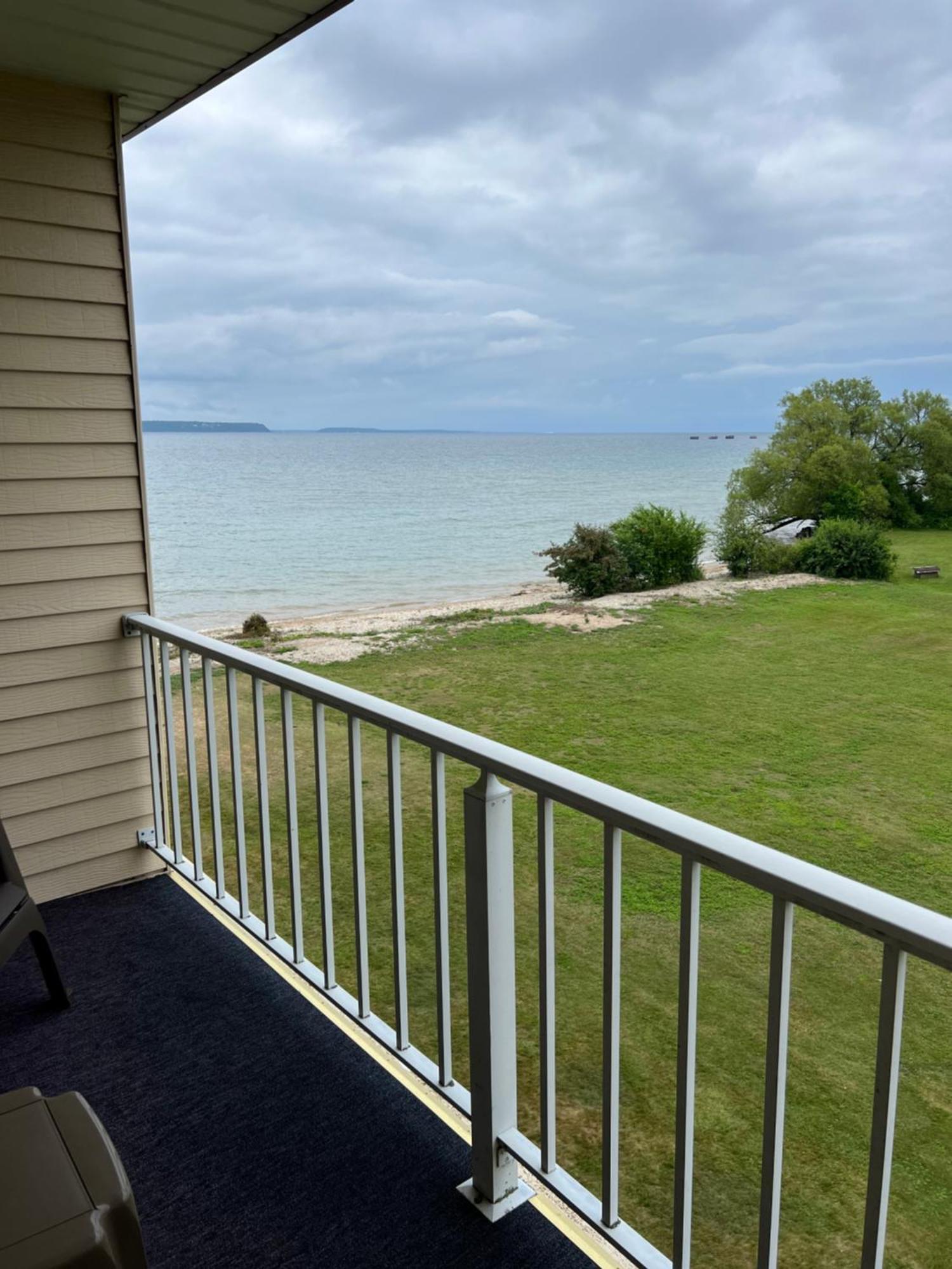 Quality Inn Lakefront Saint Ignace Exteriör bild