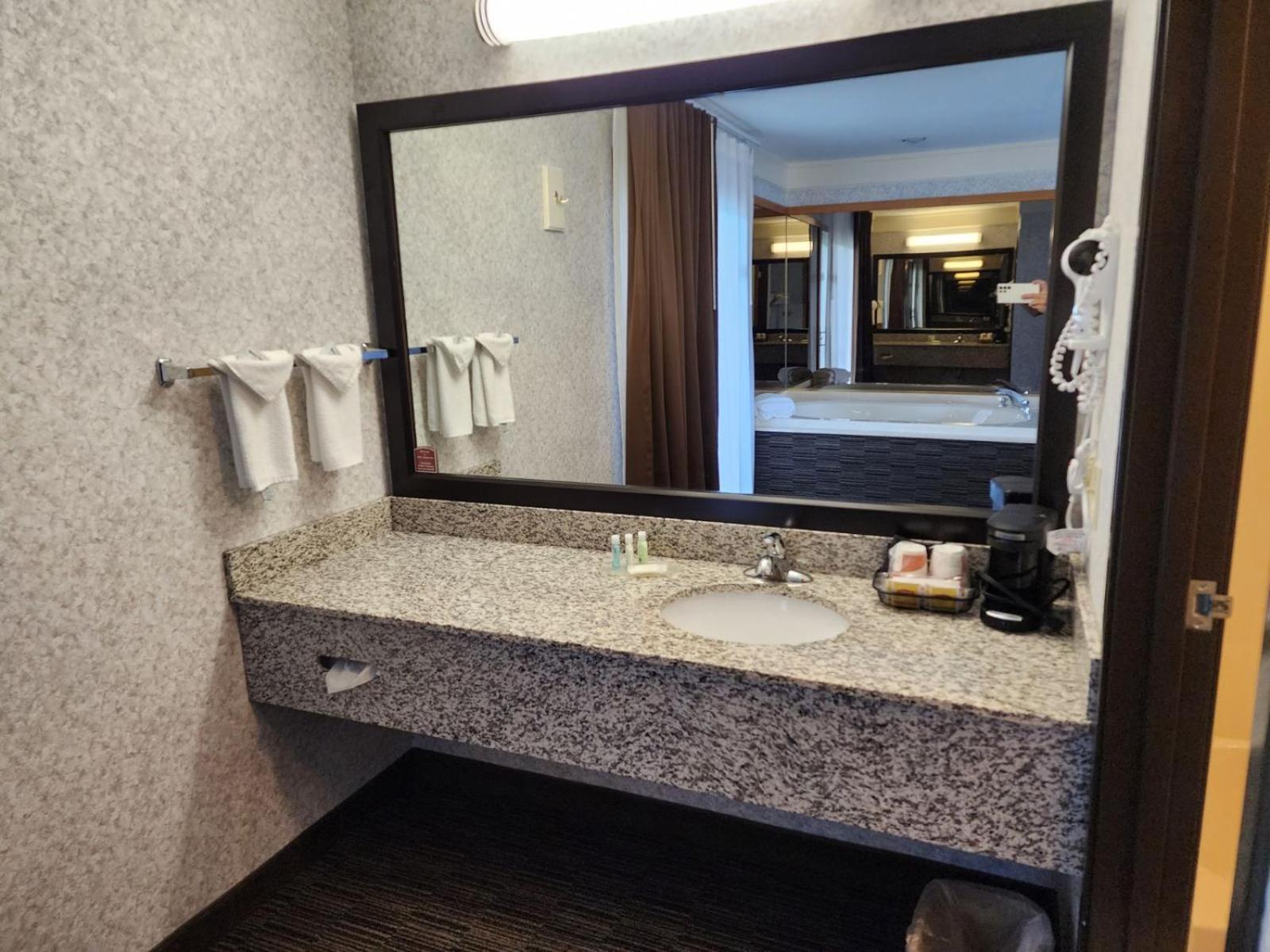 Quality Inn Lakefront Saint Ignace Exteriör bild