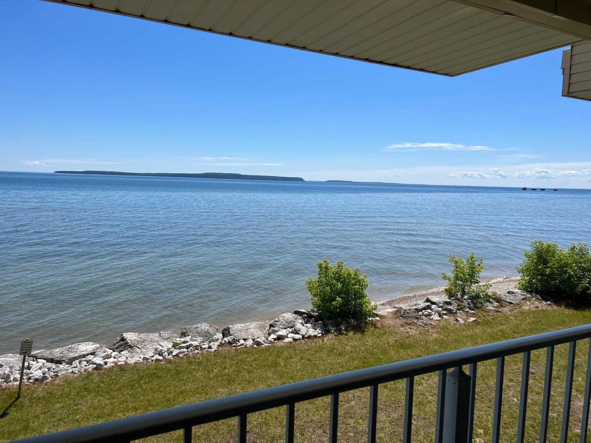 Quality Inn Lakefront Saint Ignace Exteriör bild