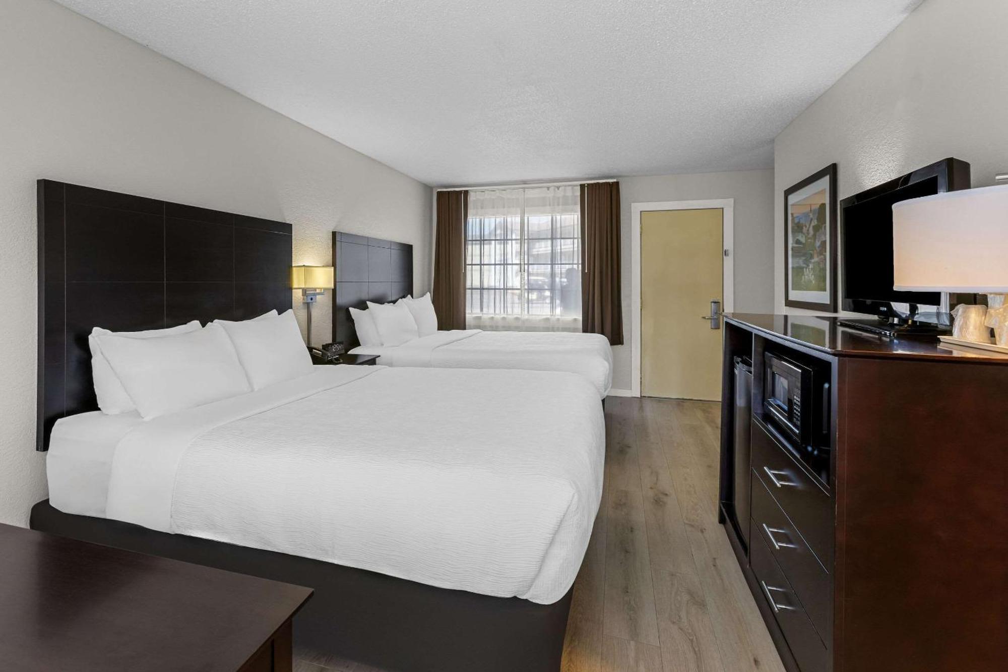 Quality Inn Lakefront Saint Ignace Exteriör bild