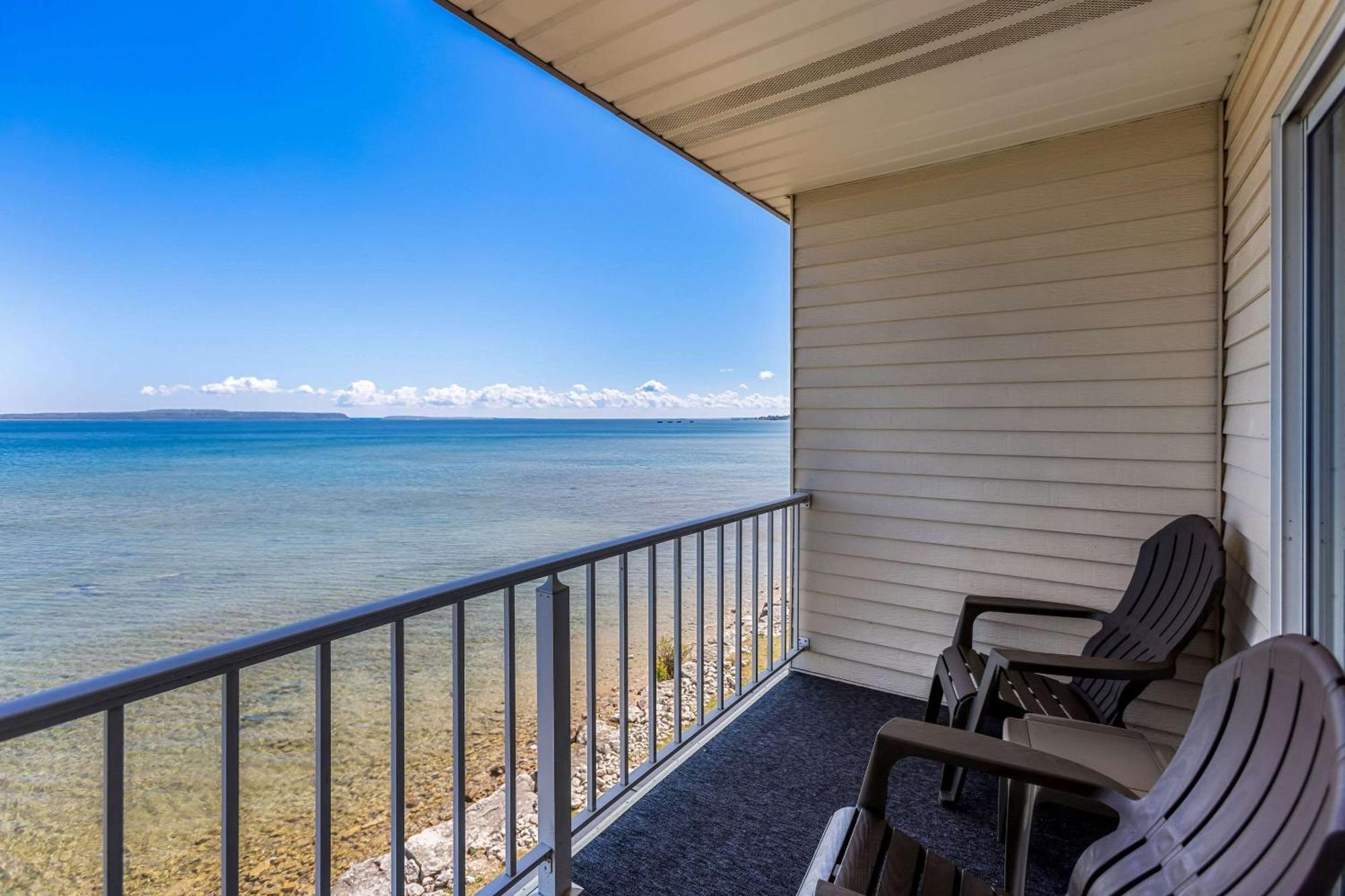 Quality Inn Lakefront Saint Ignace Exteriör bild