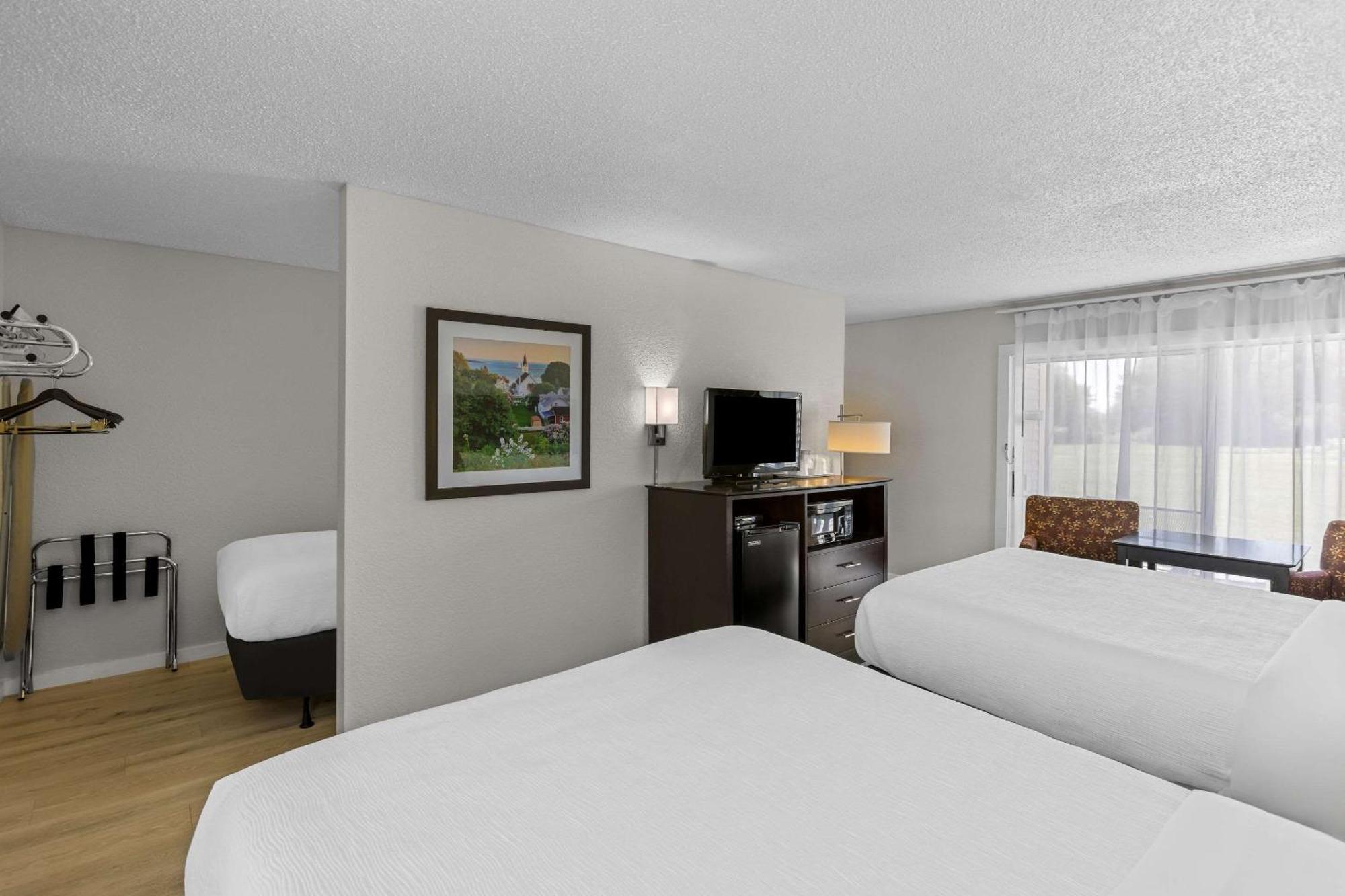 Quality Inn Lakefront Saint Ignace Exteriör bild