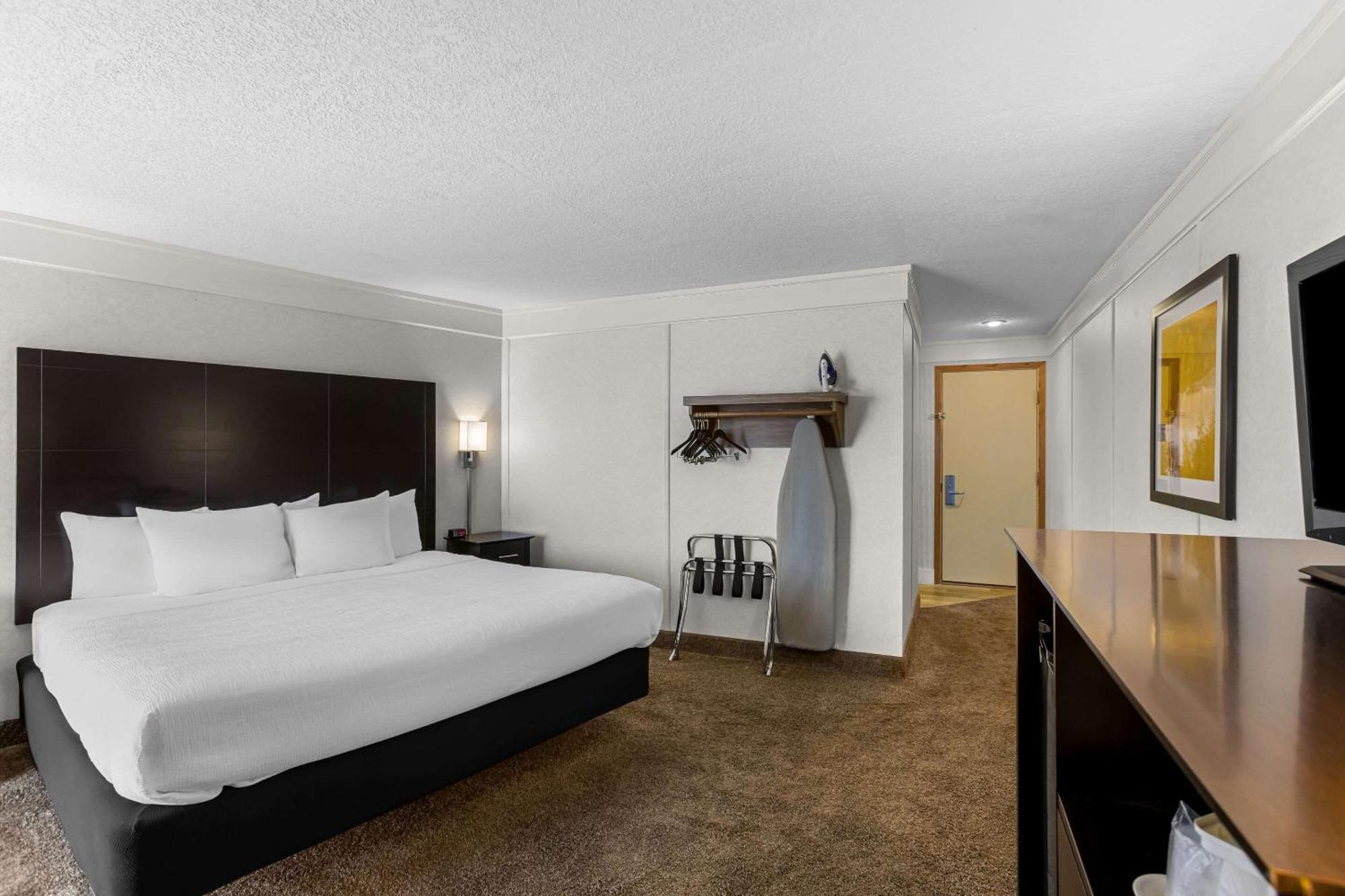 Quality Inn Lakefront Saint Ignace Exteriör bild