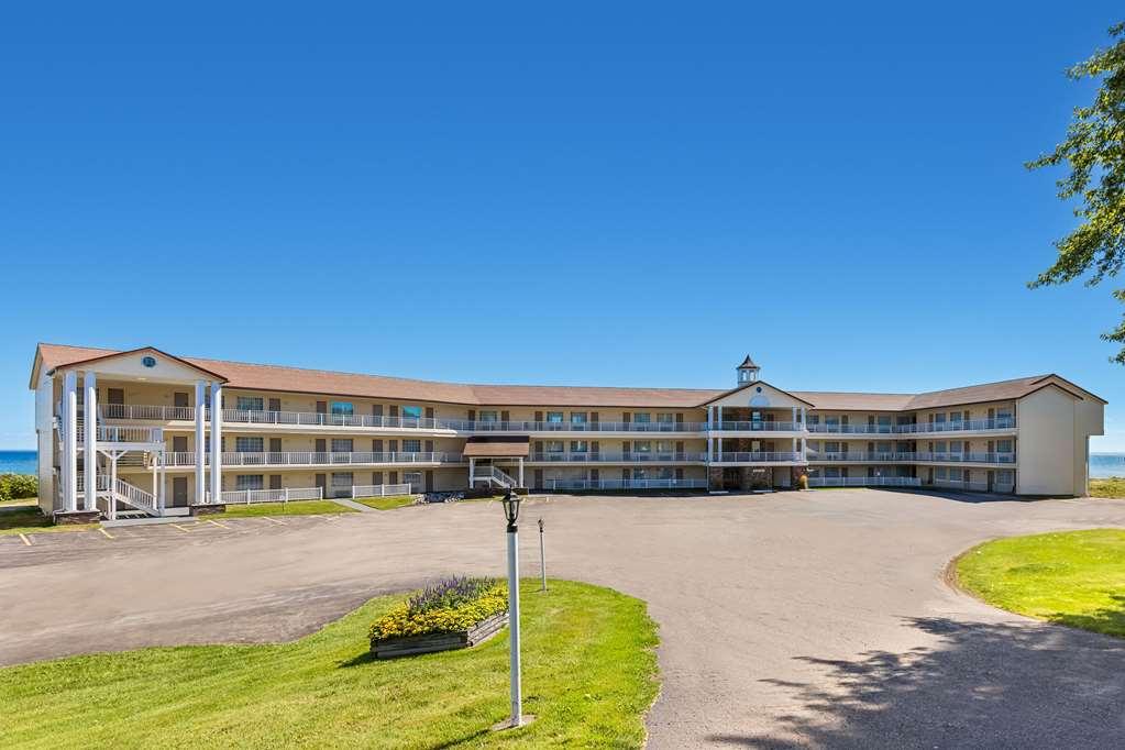 Quality Inn Lakefront Saint Ignace Exteriör bild