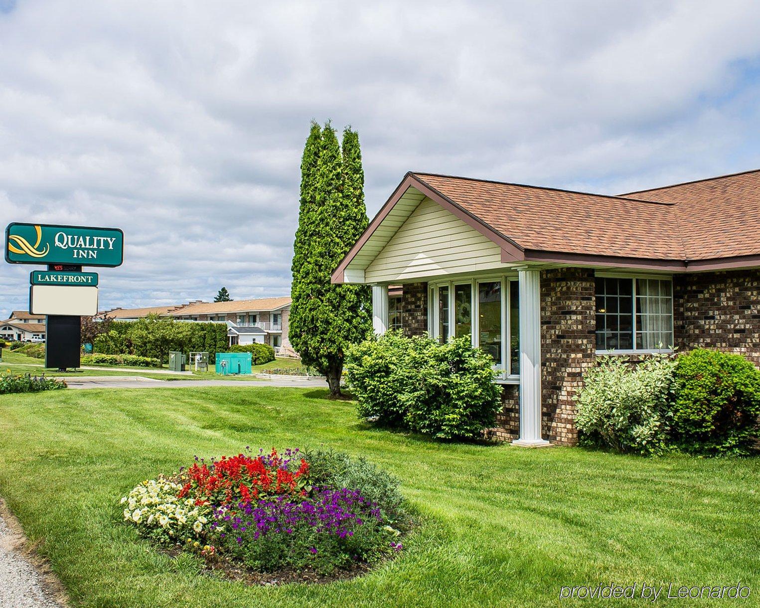 Quality Inn Lakefront Saint Ignace Exteriör bild