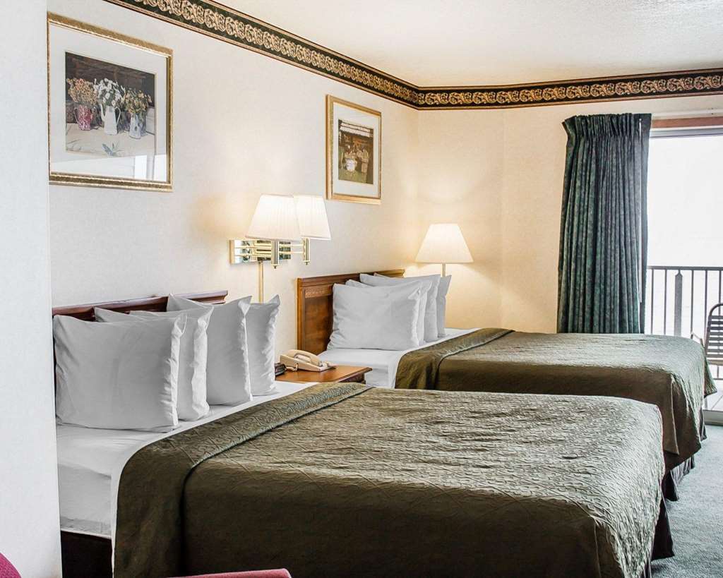 Quality Inn Lakefront Saint Ignace Rum bild